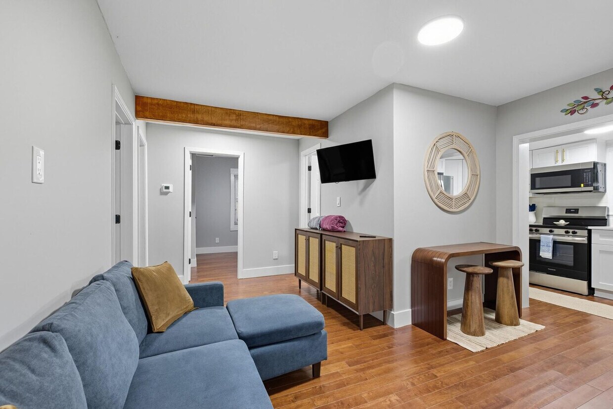 Primary Photo - 250 Indale Ave