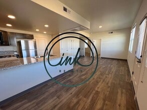 Building Photo - 1261 Crestmore Dr