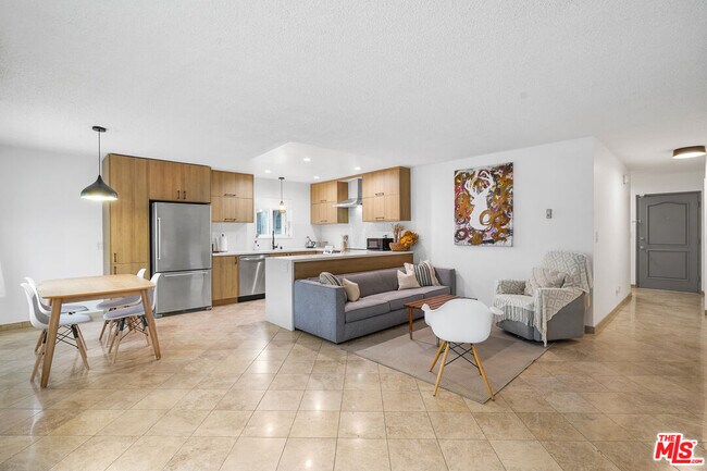 Foto del edificio - 1045 S Bedford St