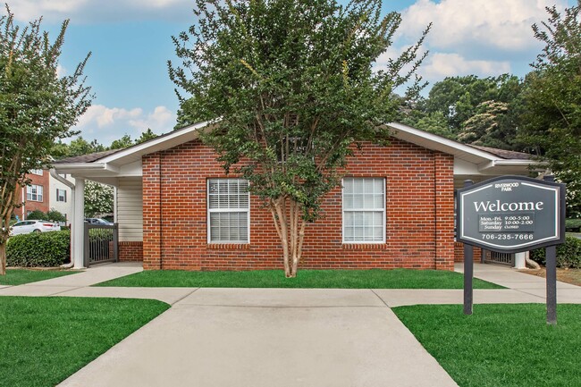 Welcome to Riverwood Park Apartments, where modern living meets comfort. Enjoy spacious layouts, serene outdoor spaces, and a vibrant community atmosphere. Don't miss your chance to call this place home. Schedule a tour today! - Riverwood Park Apartments