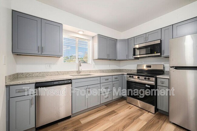 Foto del edificio - 8300 Robinson St