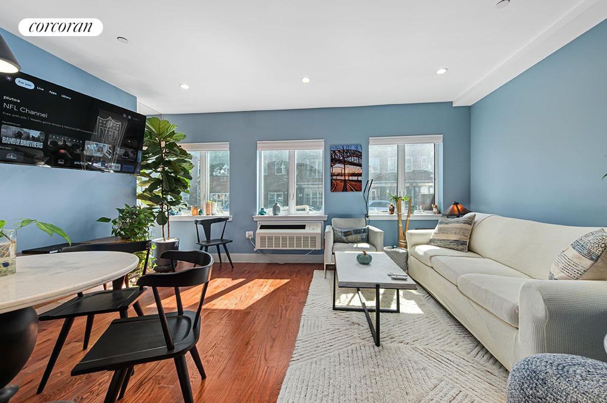 Foto principal - 27-34-34 27th St