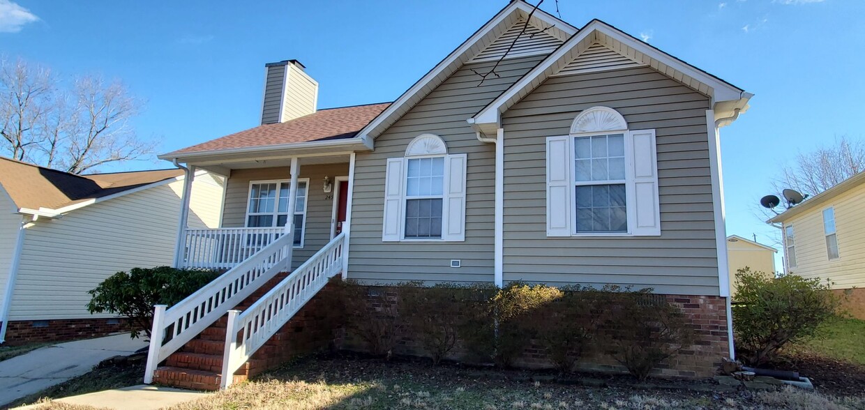 Primary Photo - 3 Bedroom 2 Bathroom House