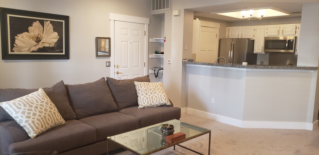 Foto principal - 900 Bitner Rd