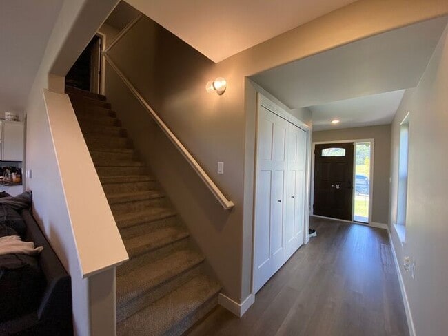 Building Photo - $2,550 | 4 Bedroom, 3.5 Bathroom House | Pets Negotiable | Available for a January 1st, 2026 Move...