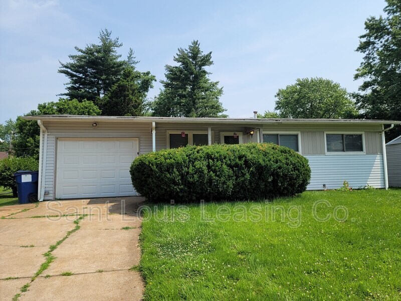 Primary Photo - 1321 Columbus Dr
