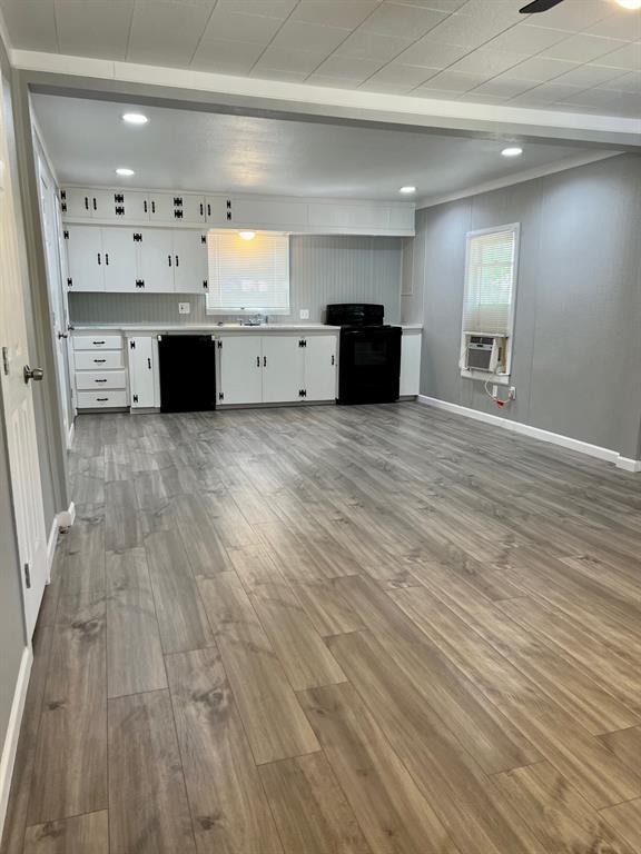 Building Photo - 409 S Perry Ave