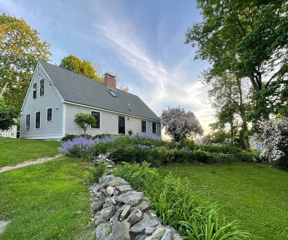 Primary Photo - 168 Whipple Rd