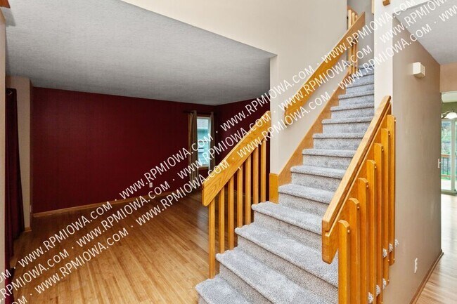 Building Photo - 8912 Highland Oaks Dr