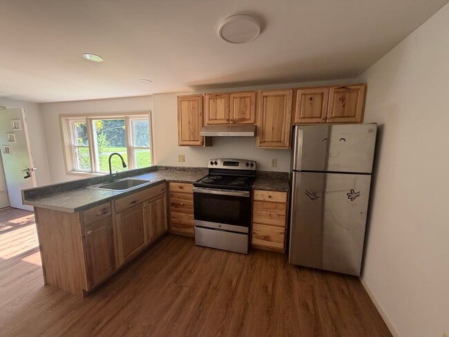 Building Photo - 30 Village View Ln