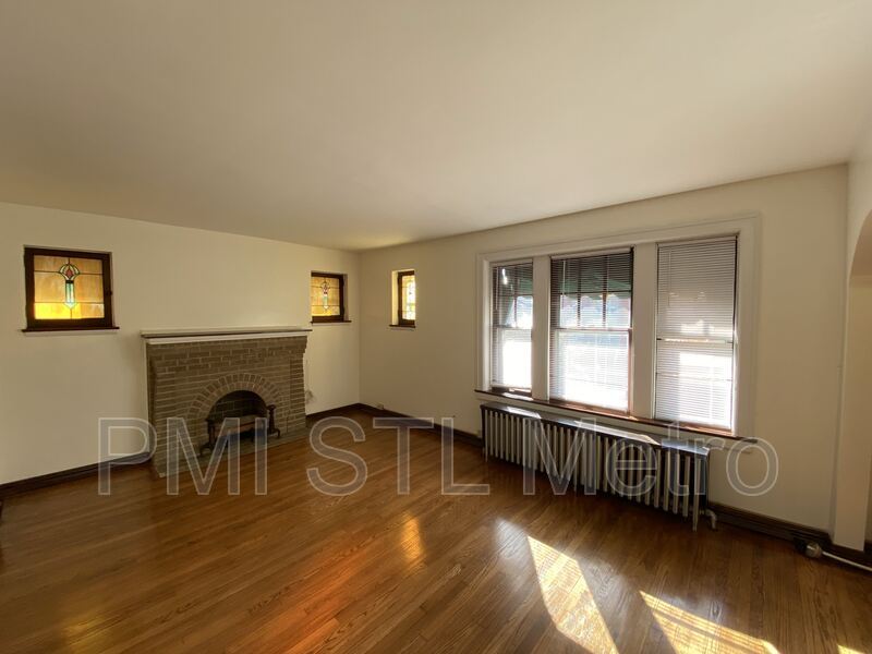 Primary Photo - 3933 Fillmore St