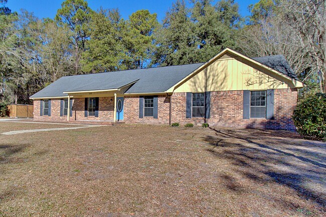 Foto del edificio - 100 Elizabeth Rd