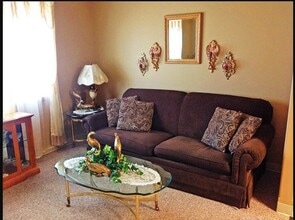 Building Photo - 741 Streeter Dr