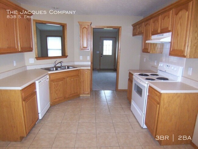 Building Photo - 838 S Eric St