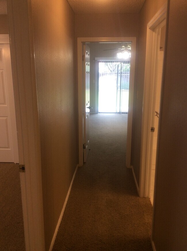 Building Photo - 9400 Huntsman Oak Ct