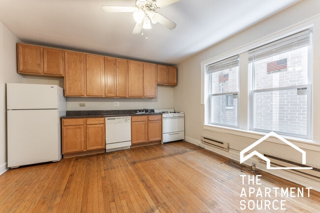 Building Photo - 2129 N Dayton St