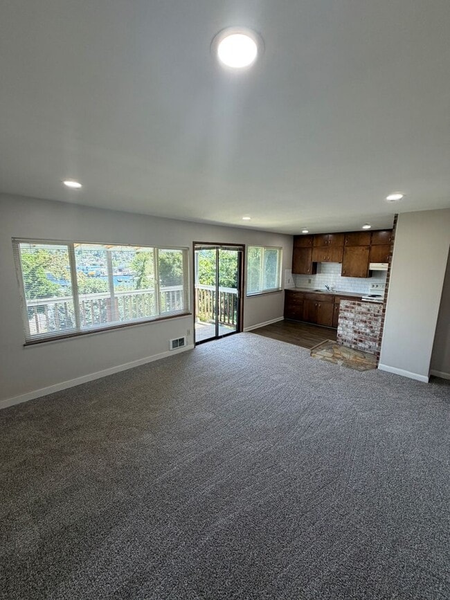 Photo - 852 W Nickerson St. Apartment
