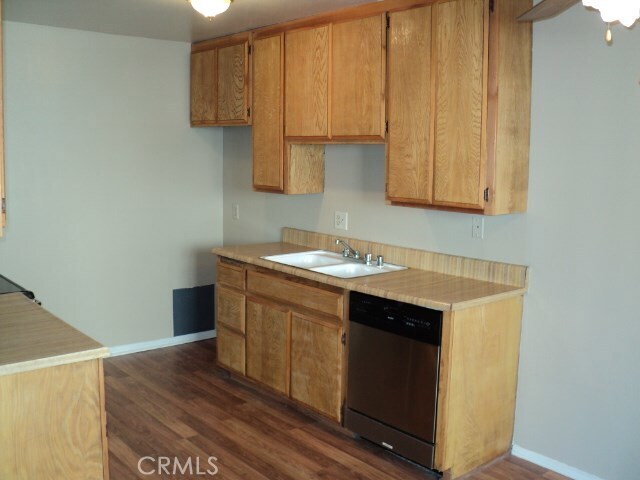Foto del edificio - 23605 Golden Springs Dr