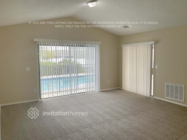 Foto del edificio - 611 Moss Park Ct