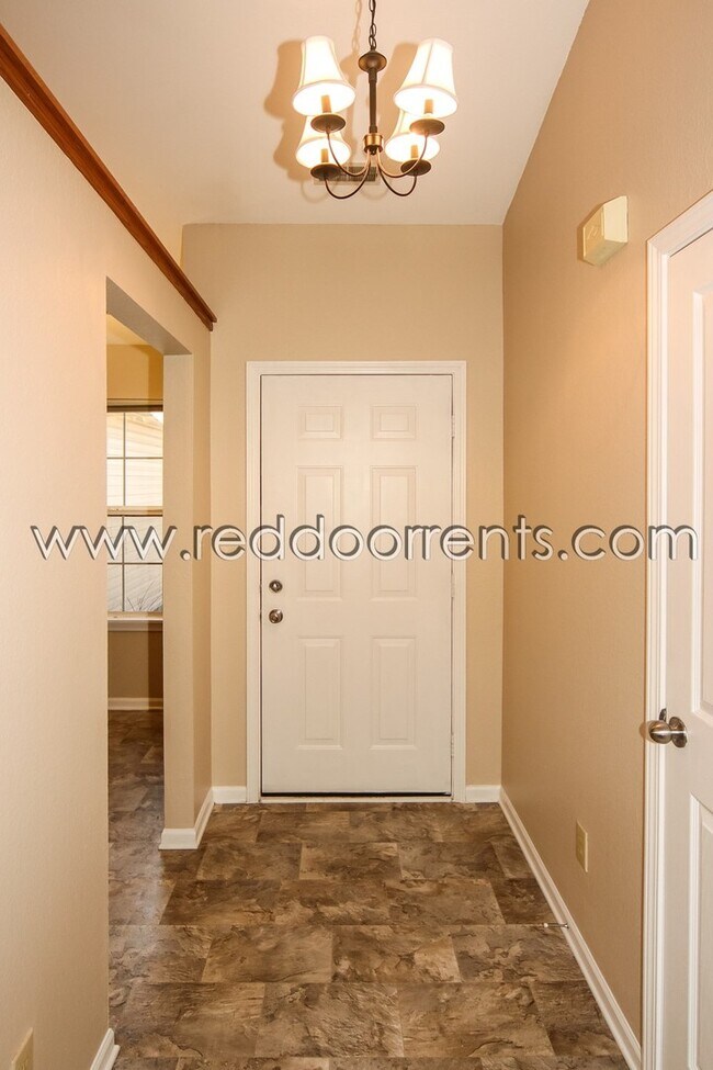 Foto del edificio - Coming Soon! Freshly Updated Fishers Home!