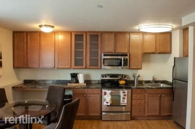 Primary Photo - 230 W 14th Ave