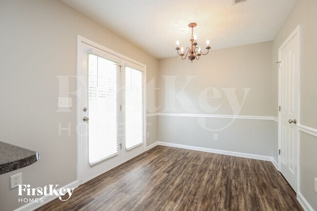 Foto del edificio - 1044 Lakewalk Dr