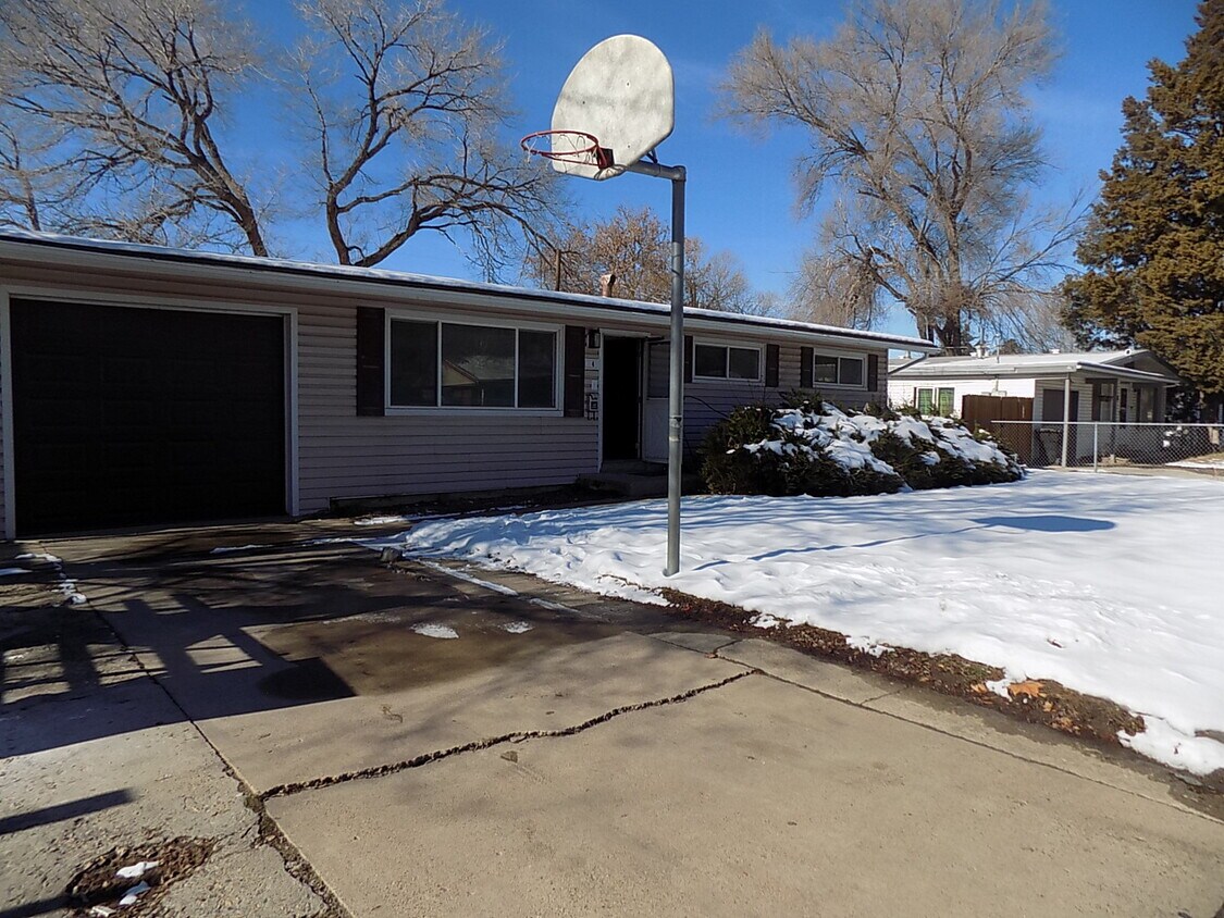 Primary Photo - 1443 N 250 W