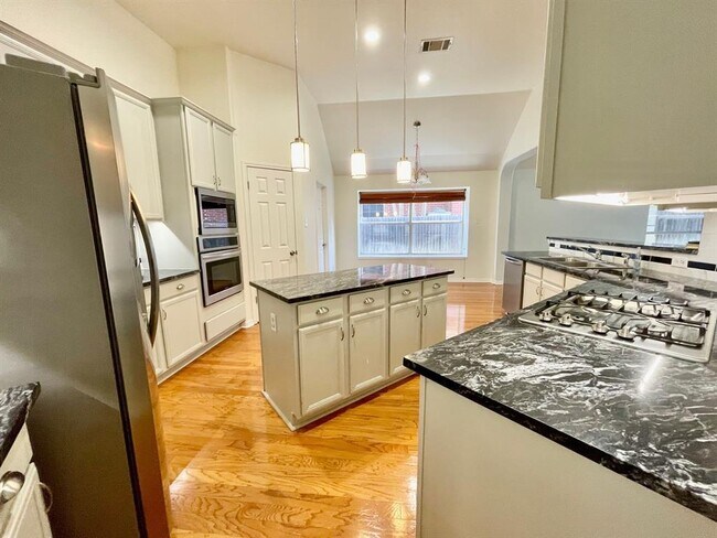 Foto del edificio - 902 Cashew Ln