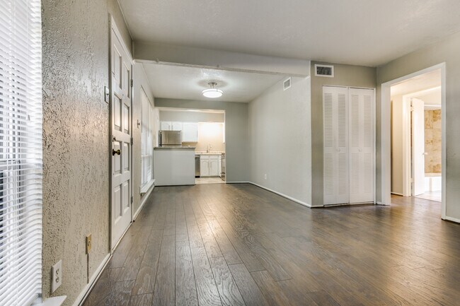 Foto del edificio - 4114 Avondale Ave