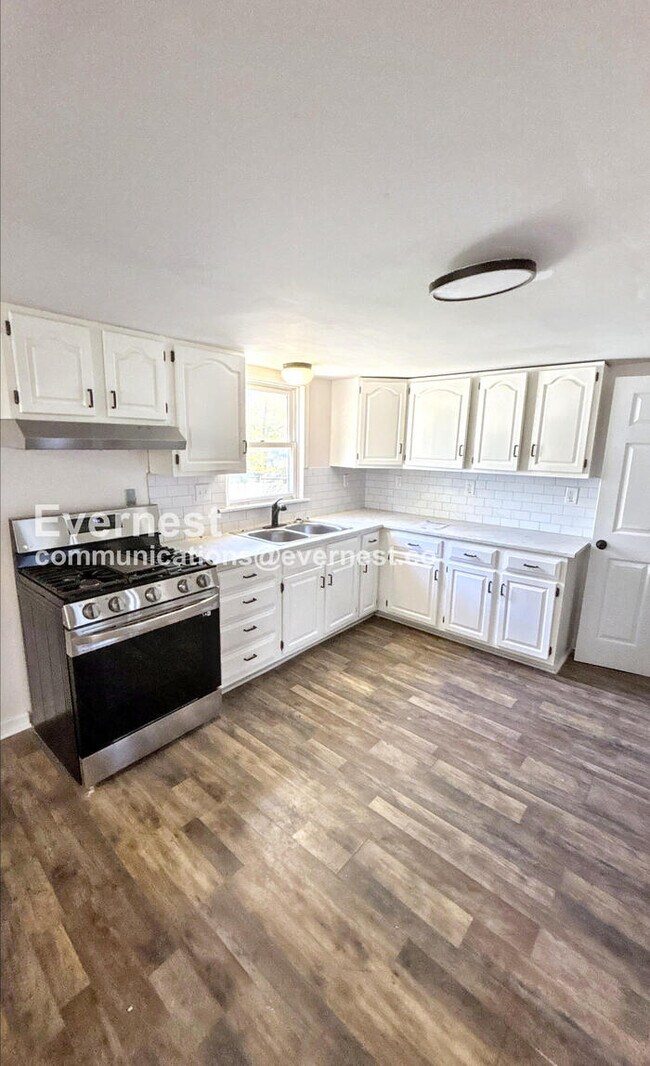 Foto del edificio - Cozy Charm with Modern Comforts / 3 Bed & 1 Bath / Section 8 Accepted / Available Now!
