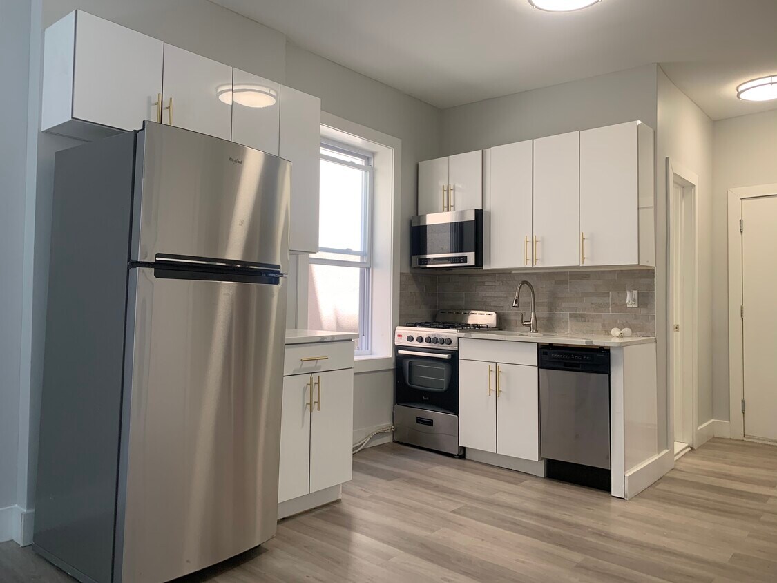 Foto principal - 143 Lafayette St