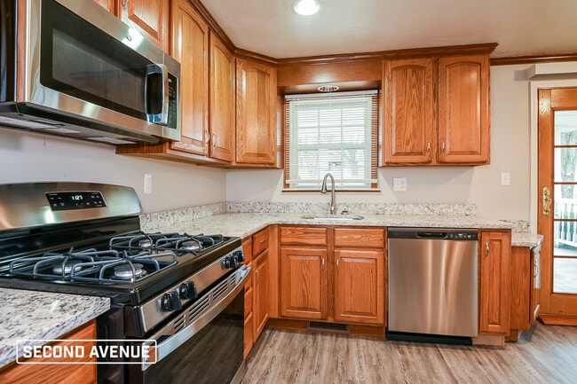 Foto del edificio - 16 Cree Dr