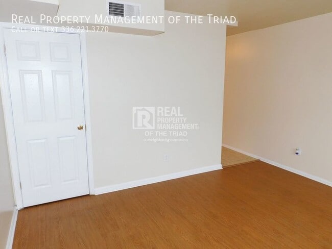 Foto del edificio - Spacious 2 Bedroom Apartment at Parker Place