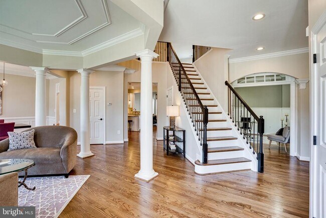 Foto del edificio - 24897 Pinebrook Rd