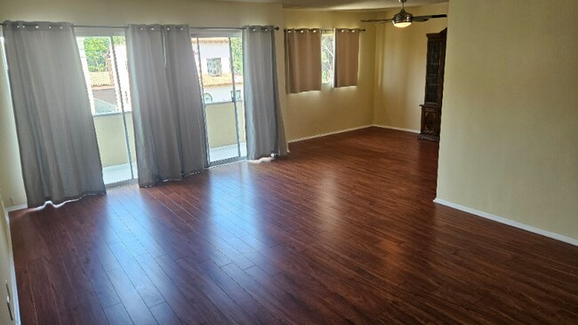 Foto del edificio - 638 N W Knoll Dr