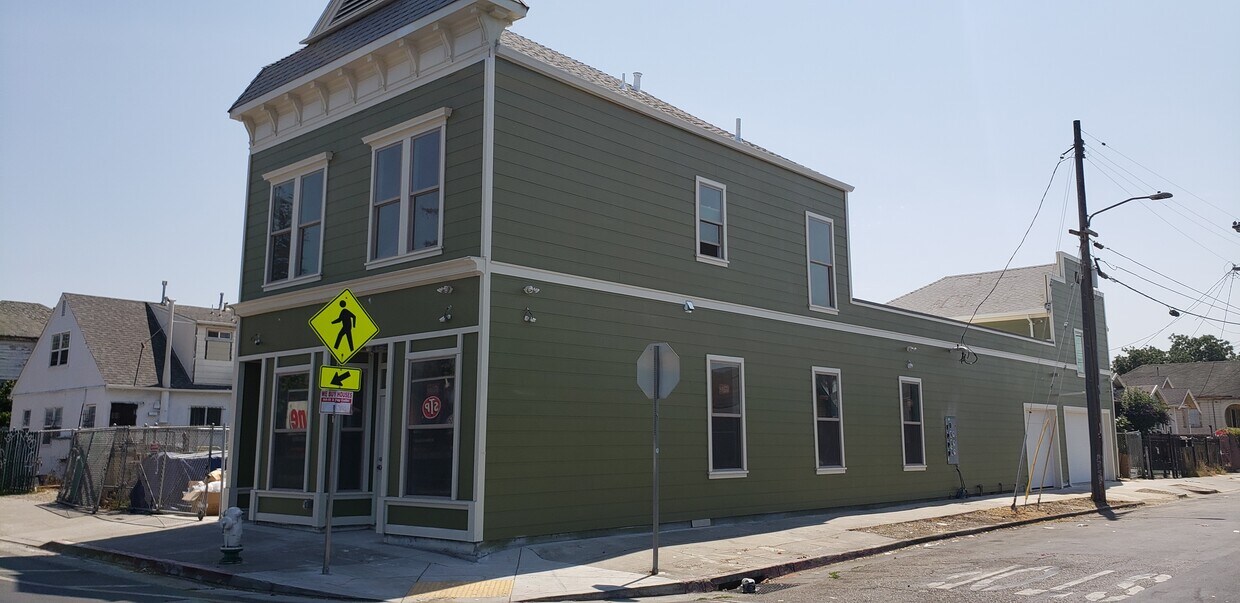 Primary Photo - 1154 98th Ave