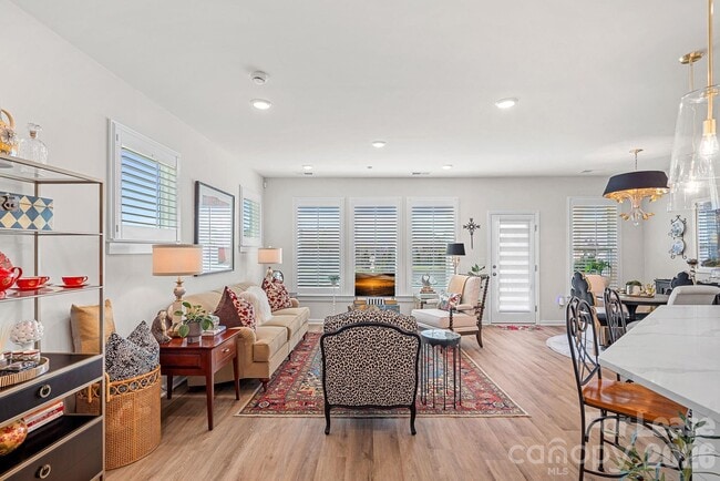 Foto del edificio - 420 Quartz Hl Wy