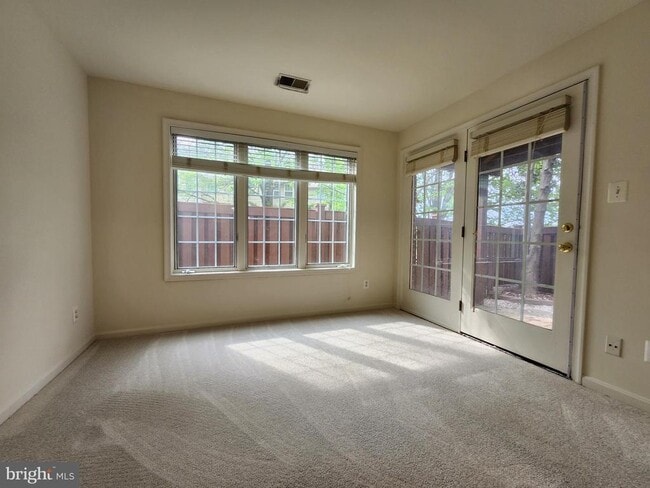 Building Photo - 4020 Heatherstone Ct
