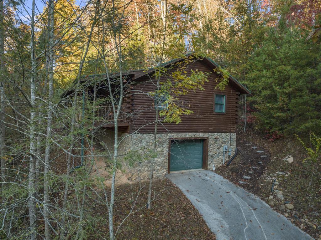 Primary Photo - 338 Cherokee Cir