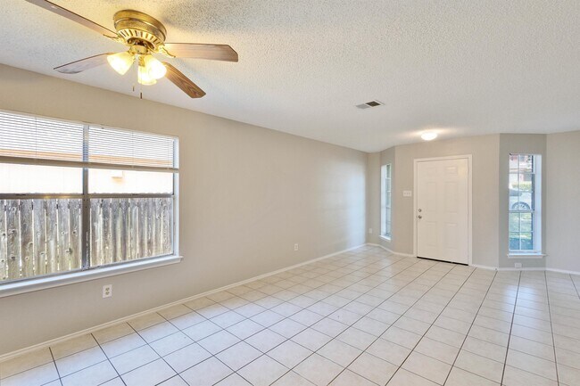 Foto del edificio - 13702 Lothian Dr