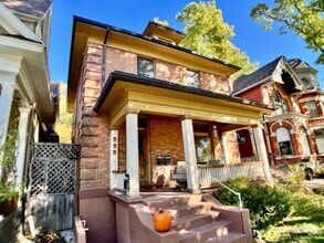 Building Photo - 555 E 3rd Ave