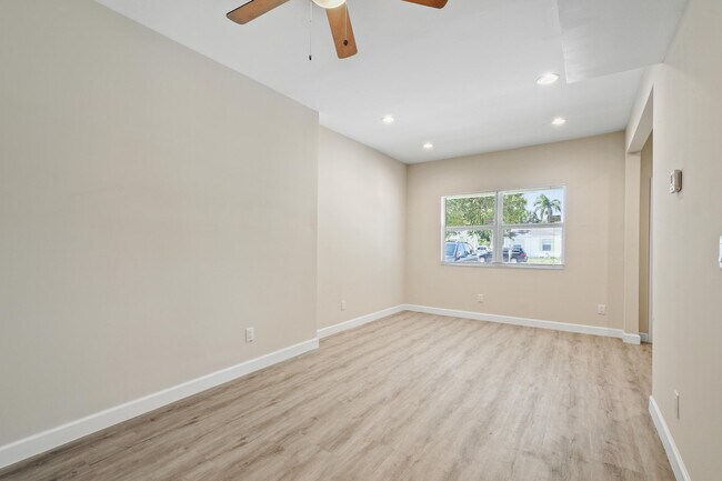 Building Photo - 627 Bunker Rd