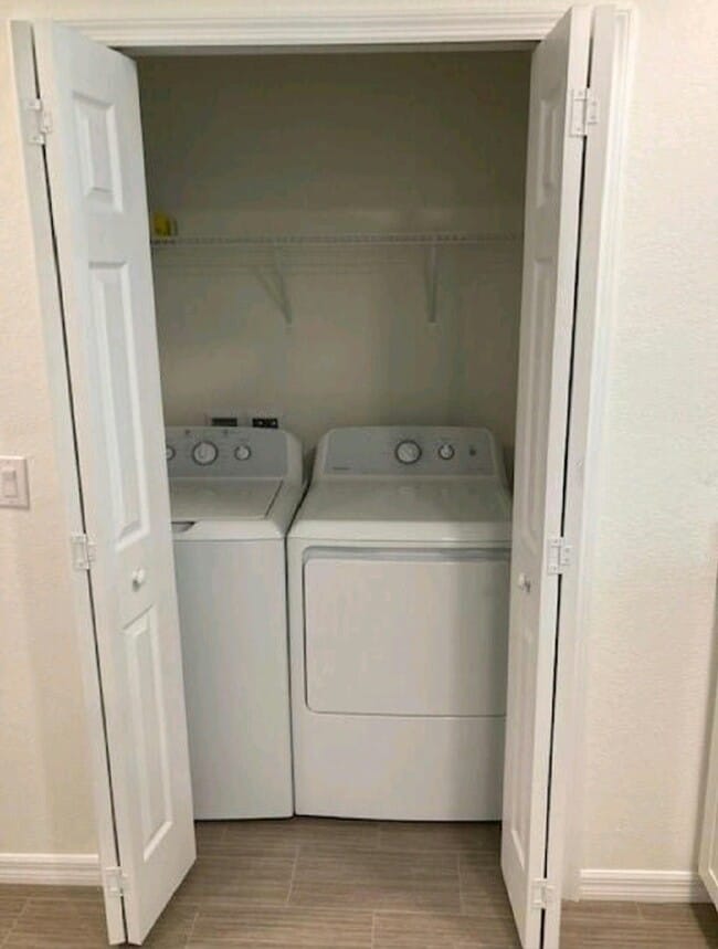 Foto del edificio - 4281 Golfair Ln
