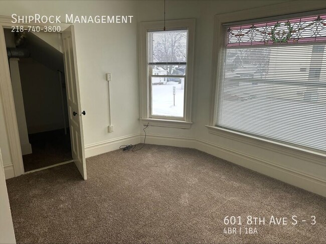 Foto del edificio - 601 8th Ave S