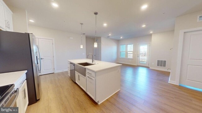 Building Photo - 12850 Mosaic Pk Wy