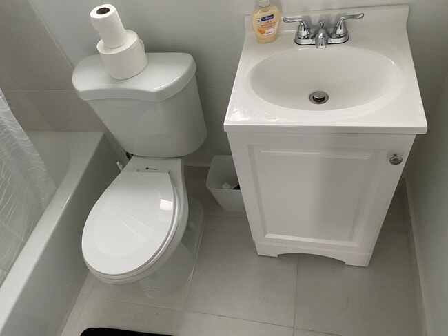 Building Photo - 1375 NW 84th Ter