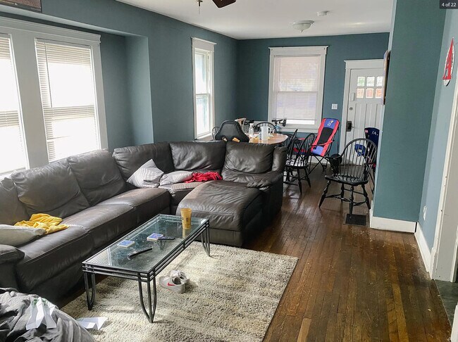 Foto del edificio - 1332 Massachusetts St