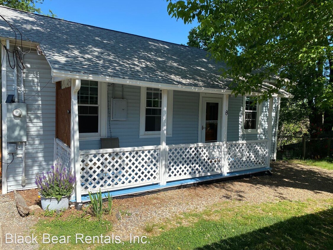 8 3rd St, Woodfin, NC 28804 House Rental in Woodfin, NC