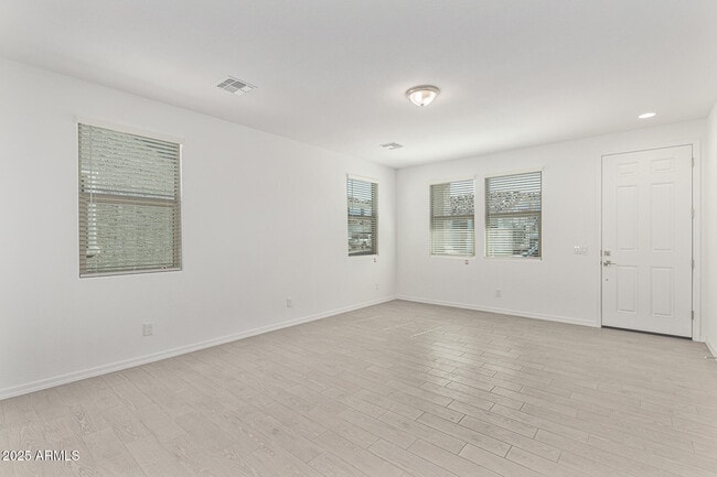 Building Photo - 14134 W Hackamore Dr