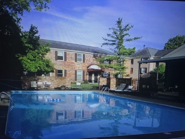Foto del edificio - 922 Chatham Ln